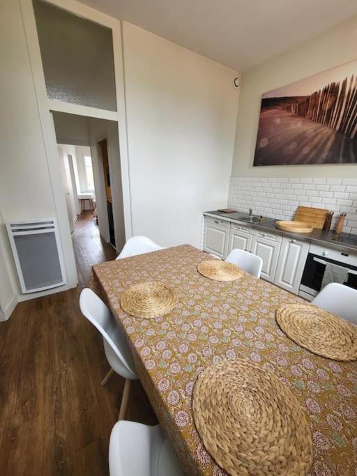 Le P'Tit Nid Apartment Parthenay Luaran gambar